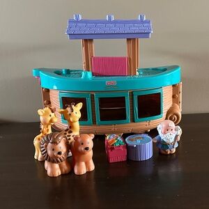 Vintage Little people Fisher-Price Colorful Noah’s Ark with Animal Figures